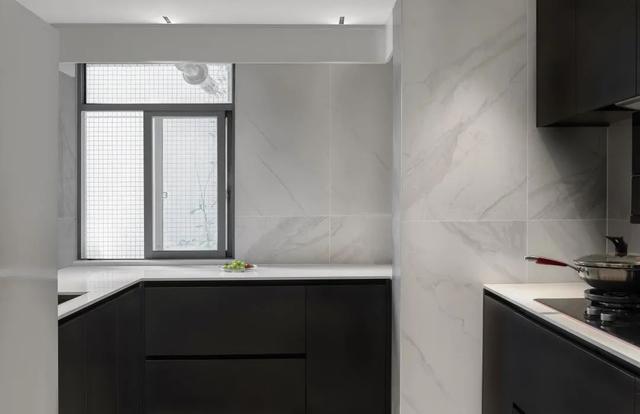 100㎡简约复式，过道设计很独特，空间利用到极致了