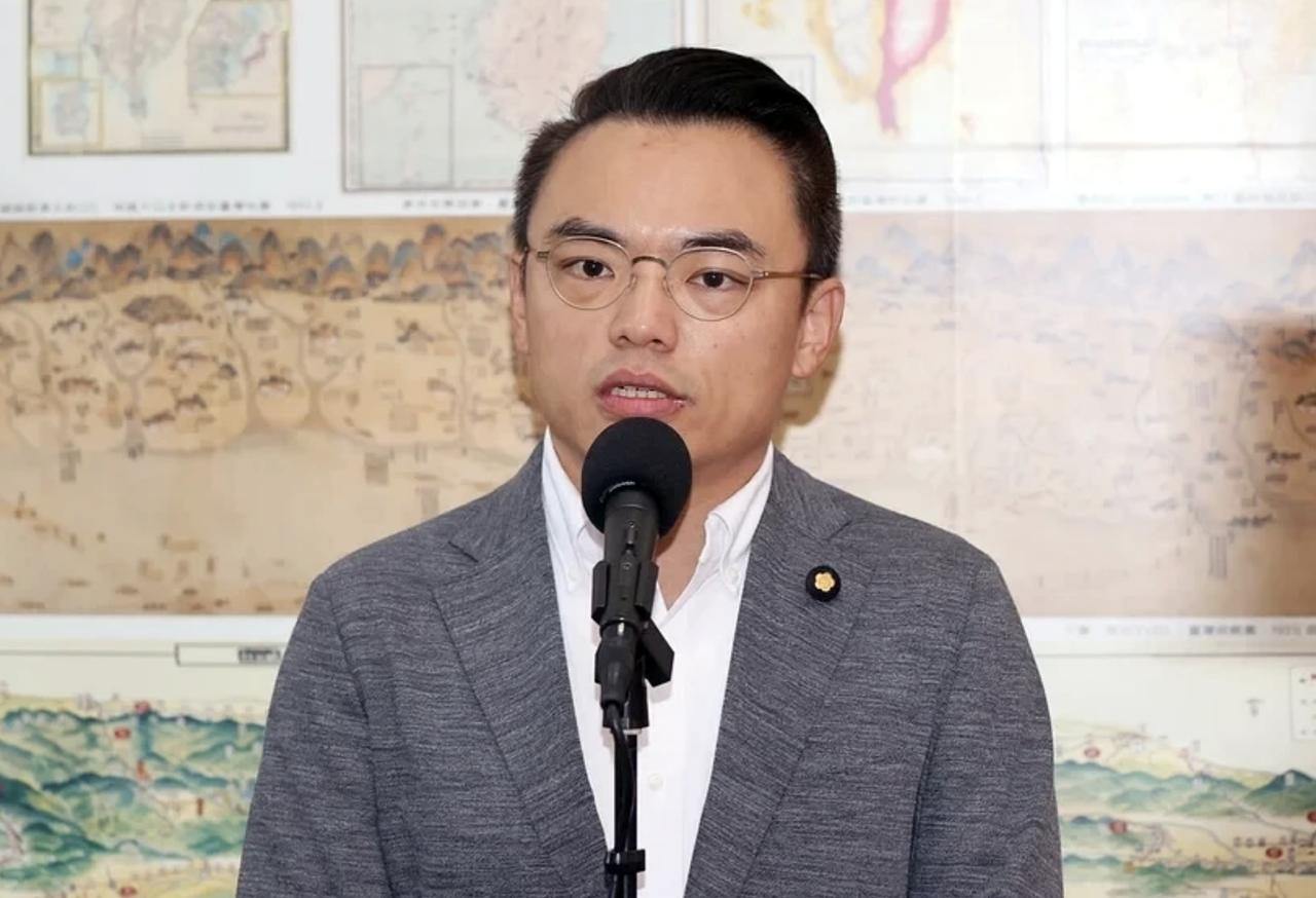 国民党党团首席副书记长无人登记，洪孟楷临时接棒！

国民党立院党团下会期首席副书
