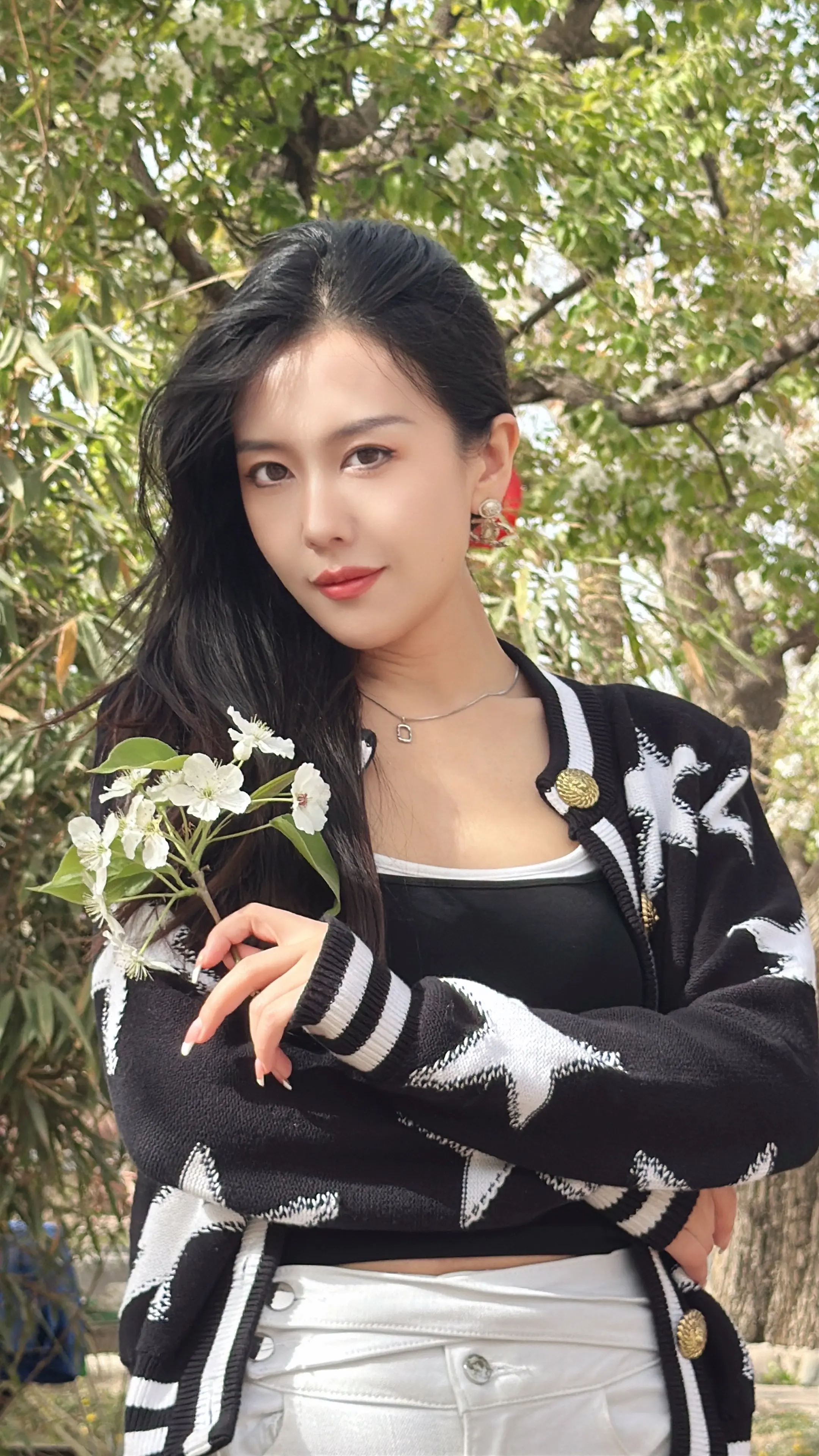 夜深人静，就把心掏出来缝缝补补，一觉醒来，又是信心百倍；活着，就要逢山...