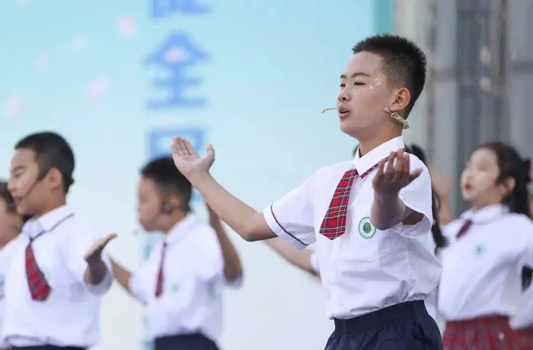 【探索延长义务教育年限 】6月29日，《教育发展“十五五”规划》正式印发。《规划