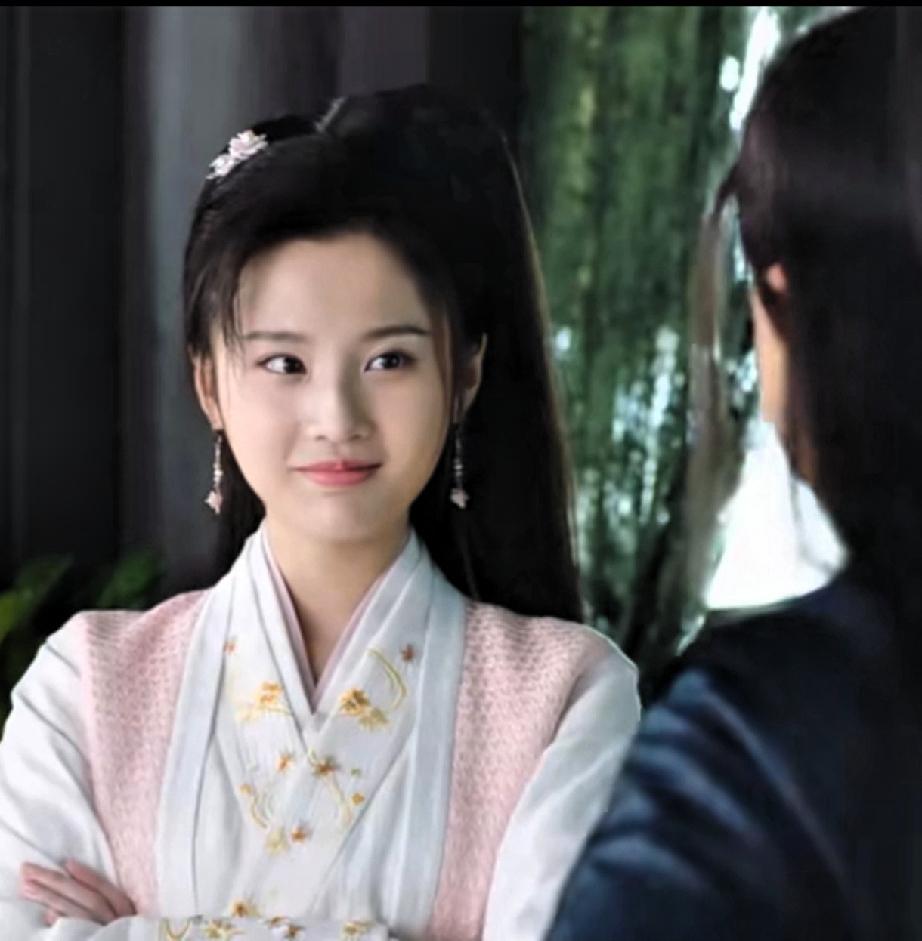 张慧雯张慧雯这剧抛脸，百变的灵动表情，精准的诠释了容婳这个人物各阶段的内心情感。