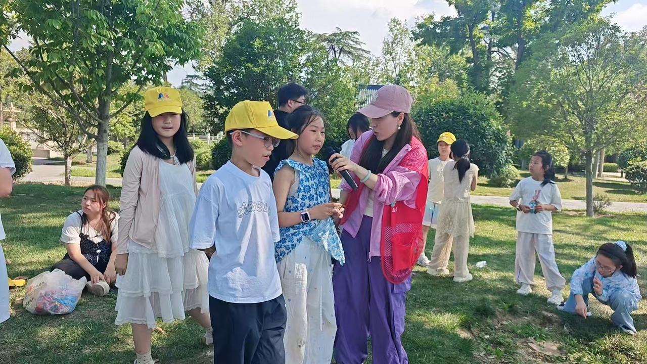 西安交大开展“逐梦行 品格润童心主题研学活动
    近日，西安品格种子成长营联