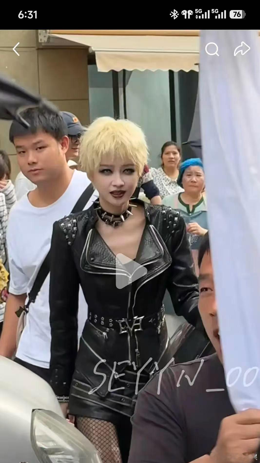 怎么爱上了这种妆造，真的要被丑晕了。 