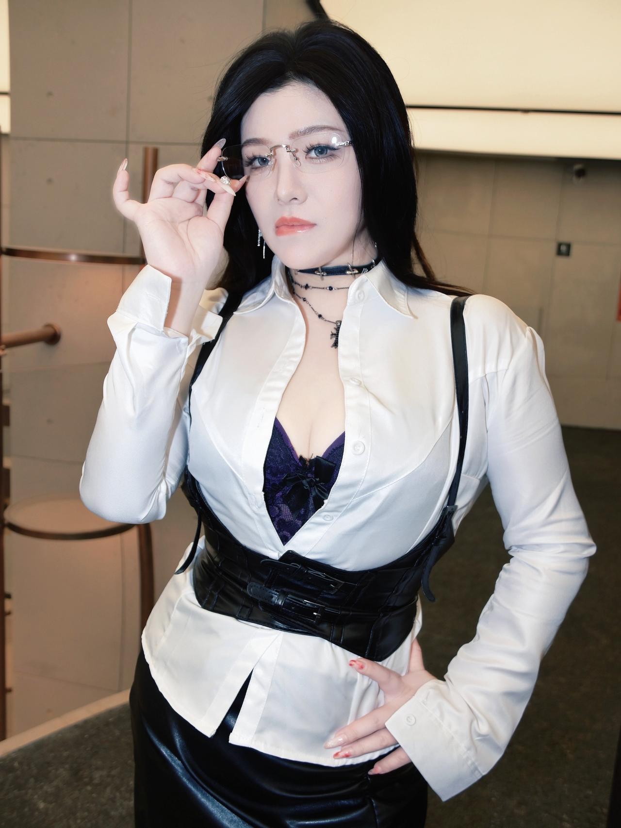 📷：尼康z30
✨：神牛480
预设：人像
御姐 麻辣教师 ootd穿搭 se