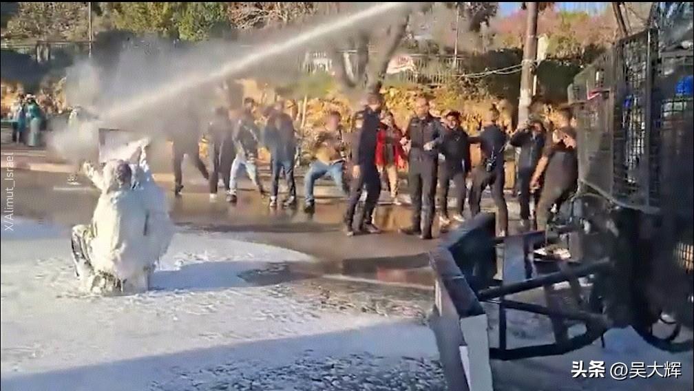 以色列议会通过了一项针对恐怖主义定罪的死刑法案，并引发了大规模抗议。
 
以色列