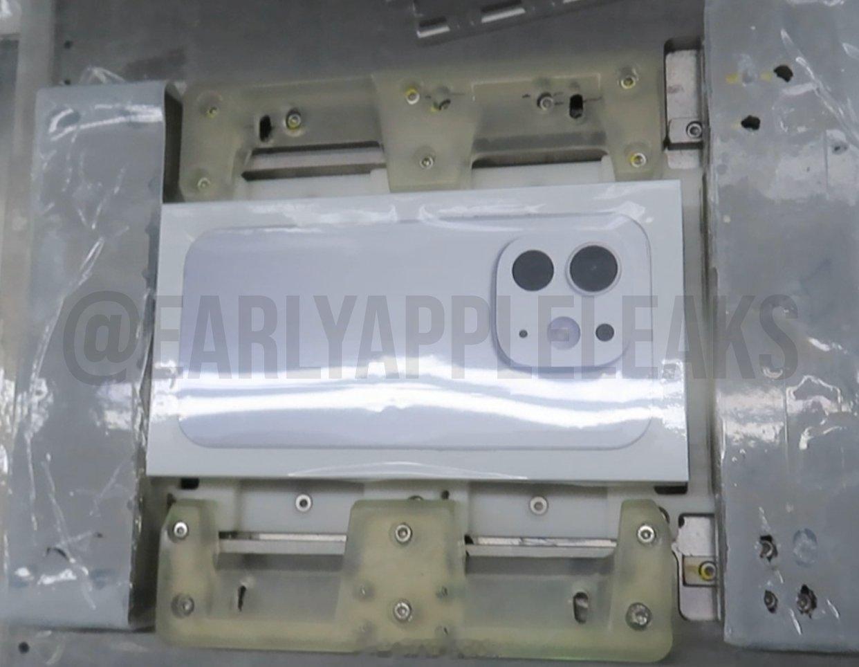 糟糕，库克刚卸任iPhone 18 就遭受了史无前例的大泄密，会不会是有内鬼，约