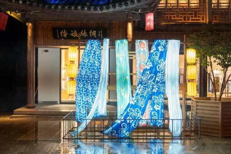 有着“中国第一水乡”美誉的昆山周庄，一幅江南水乡的美景让人沉醉，这个国庆假期，让
