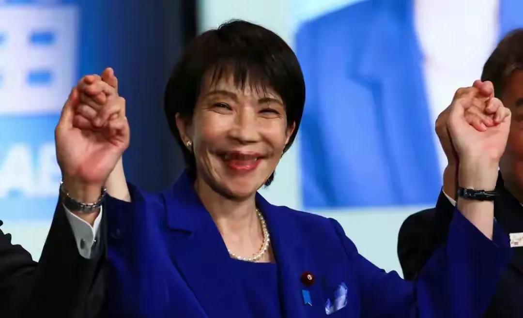 东亚政坛的聚光灯陡然聚焦东京，一场未经彩排的外交大戏正悄然启幕。
日本政坛迎来历