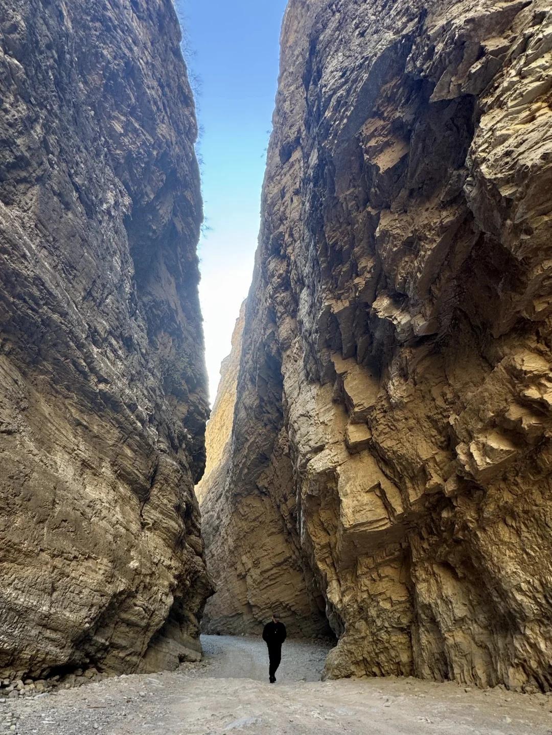 穿越龙门大峡谷一线天｜走进电影取景地
这次我们与斐姐海淀出发，一路驱车🚗「龙门