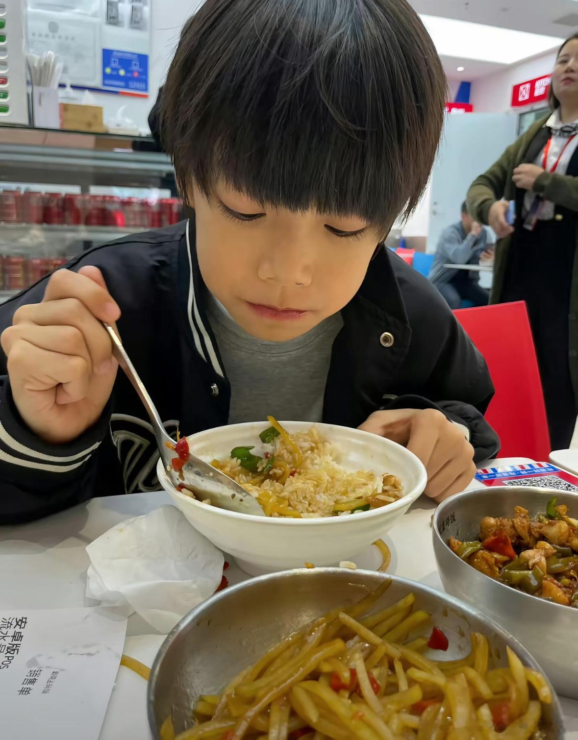 我觉得朱映宸就是一个小笨猪呀 