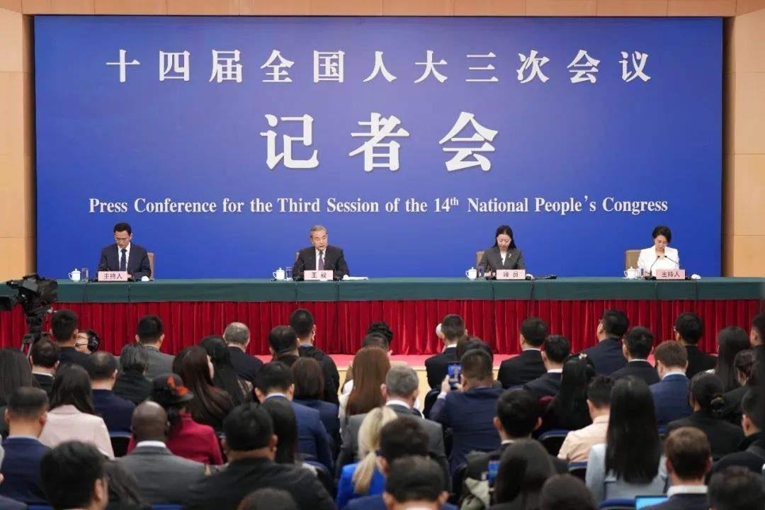 收到了特朗普访华请求，就看你美方怎么做

央视新闻3月8日报道，我外长在两会外交