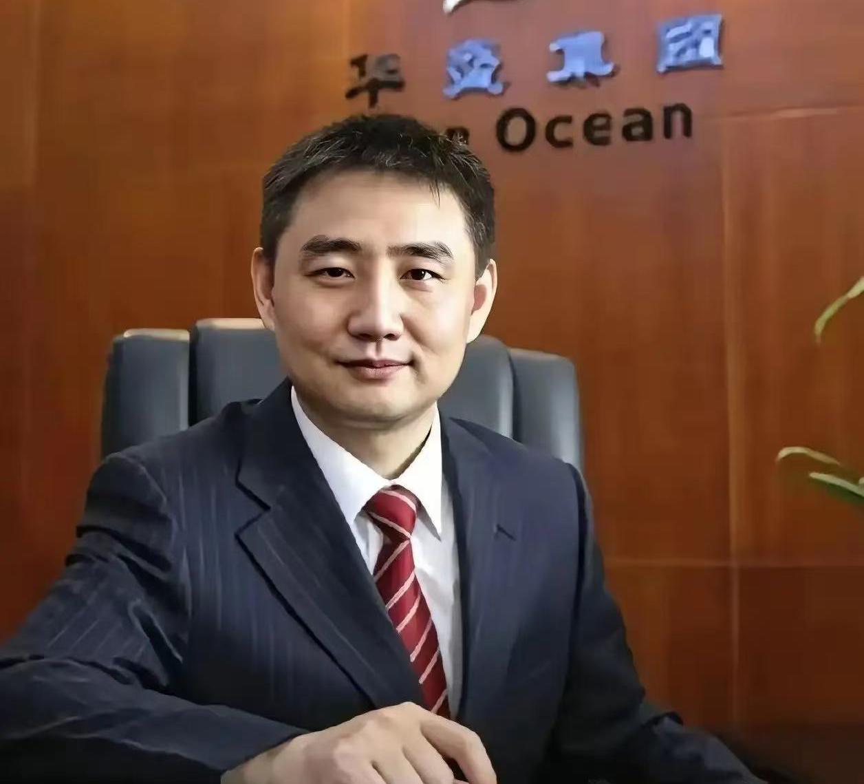 这操作有意思了！浏阳出事的烟花厂工商登记叫李定才，他是实际控制人，职务竟然挂了一