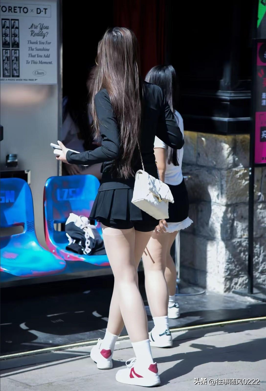 青春洋溢的街头穿搭