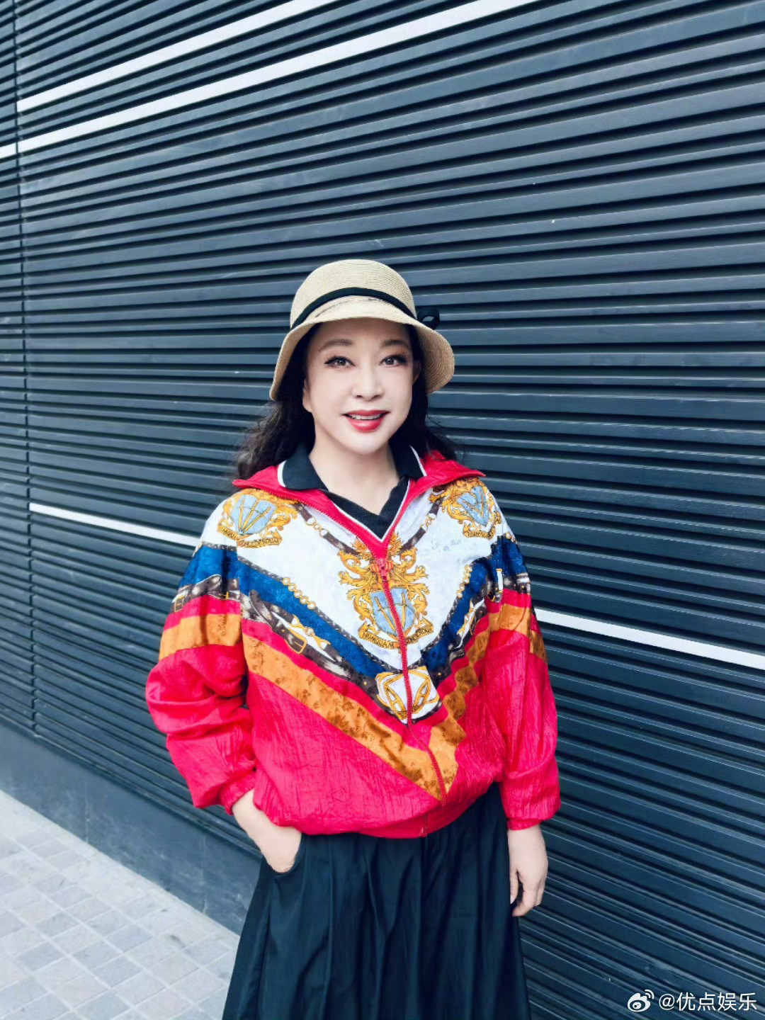 刘晓庆被举报偷税人一生不会同时走进同一条河流，但庆奶有可能两次因为税犯事，但希望