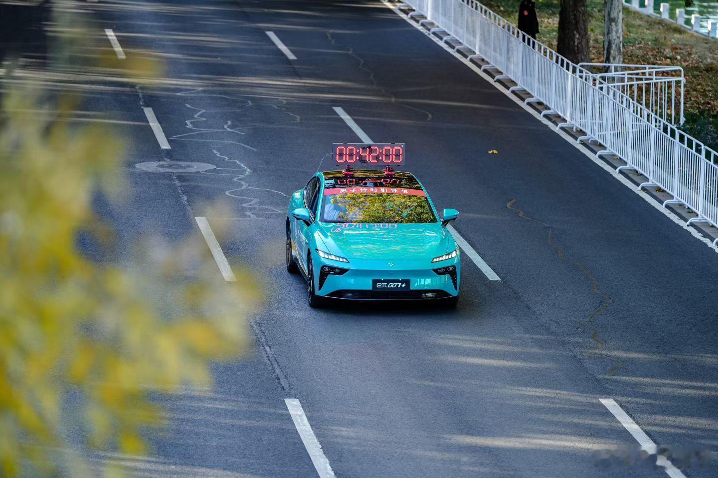 想在马拉松赛道感受汽车与运动的激情碰撞吗？今年北马，东风奕派成独家汽车合作品牌，