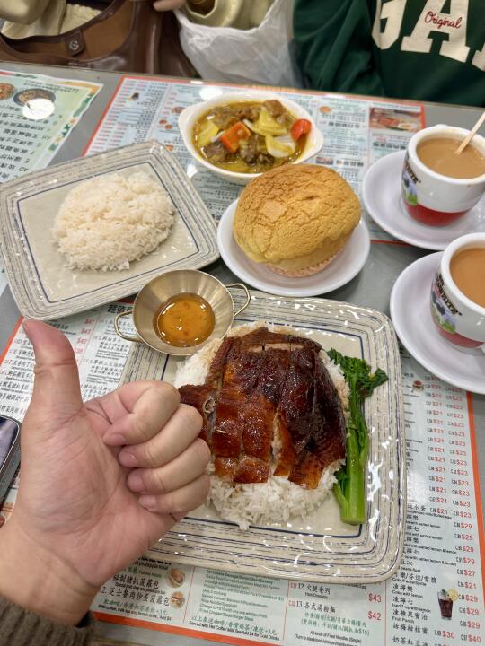 🇭🇰香港，发现坚尼地城人均50r的茶餐厅，好