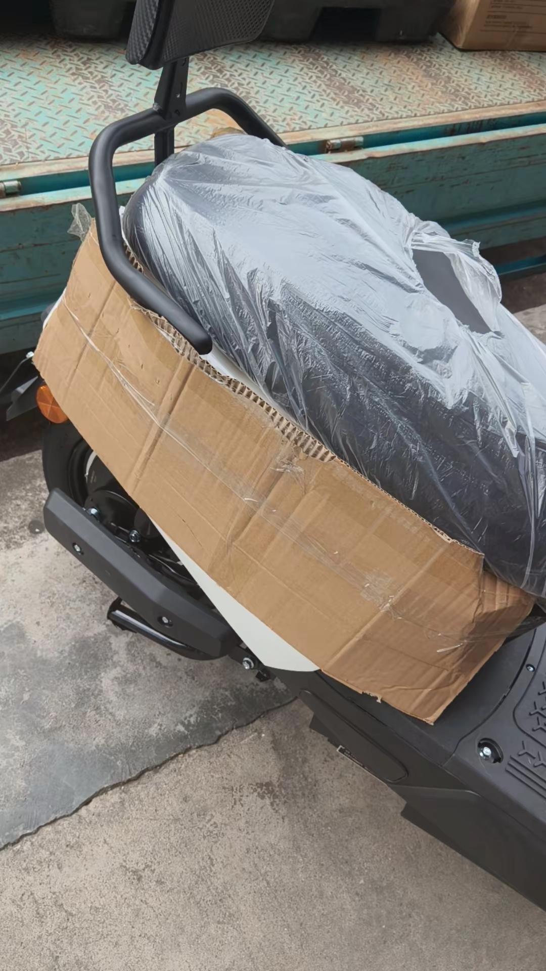恭喜发财。又全款买了一辆车。。？？最差的一辆车比上次买的差多了。难骑。