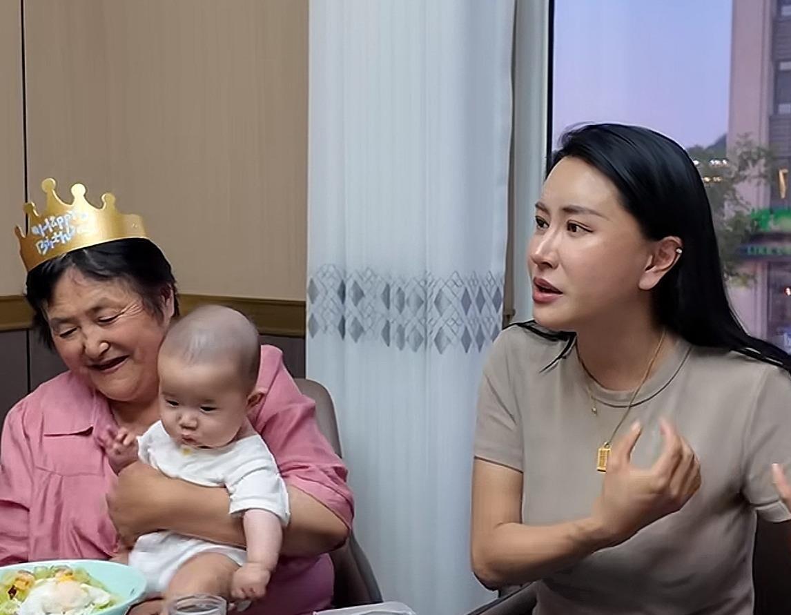 谁能想到啊！风光一时的香港艺人张暖雅居然甘愿下嫁山东农村小伙？二婚带过往还顺利生
