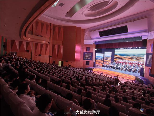 庆阳红色文化惠民演出 9月7日晚，“春绿陇原”文艺惠民演出——原创红色交响音乐会