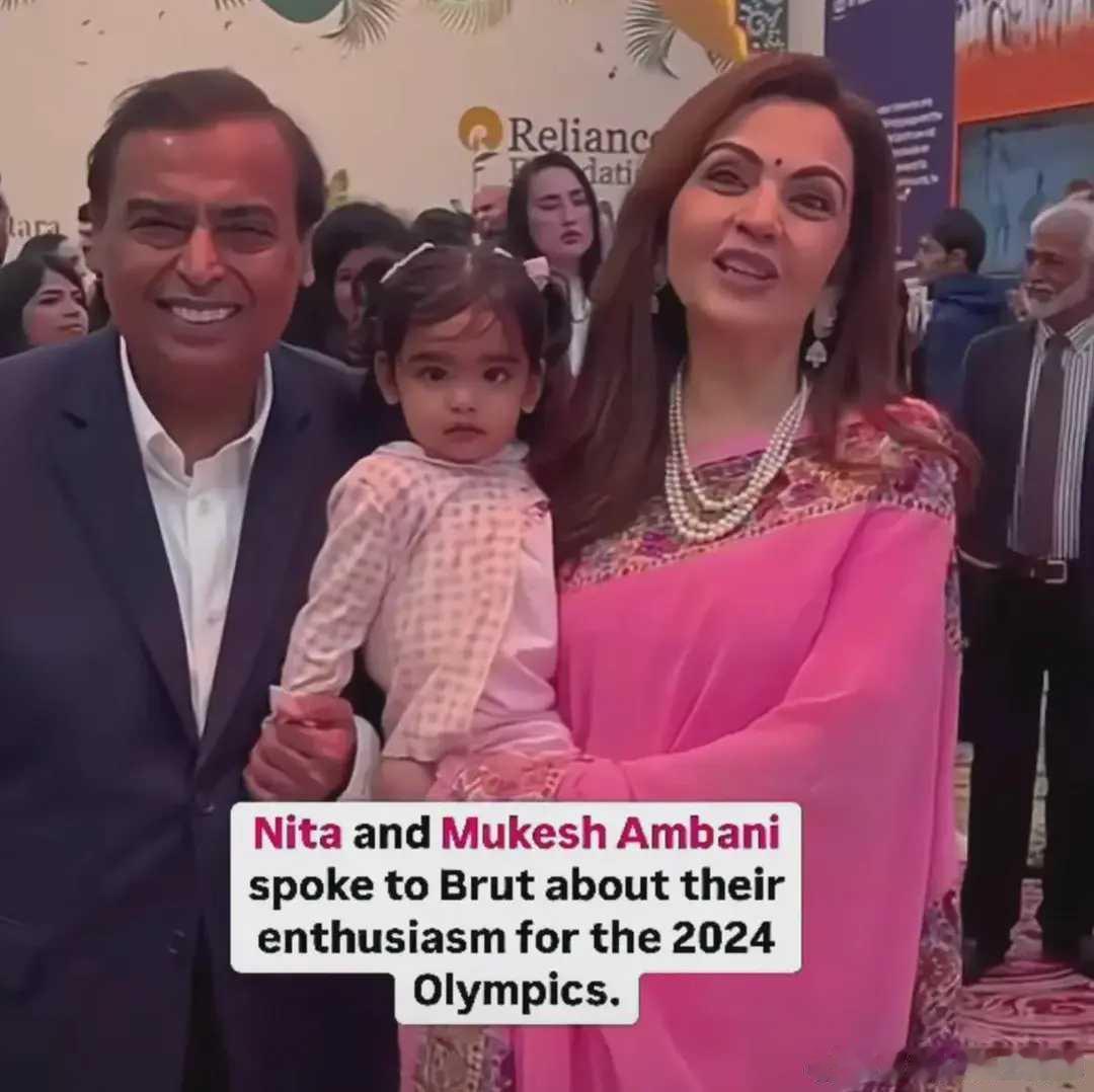 震惊！印度首富家族29岁小儿子秃顶现身巴黎，新婚妻子引围观！最近，这对新人又携手