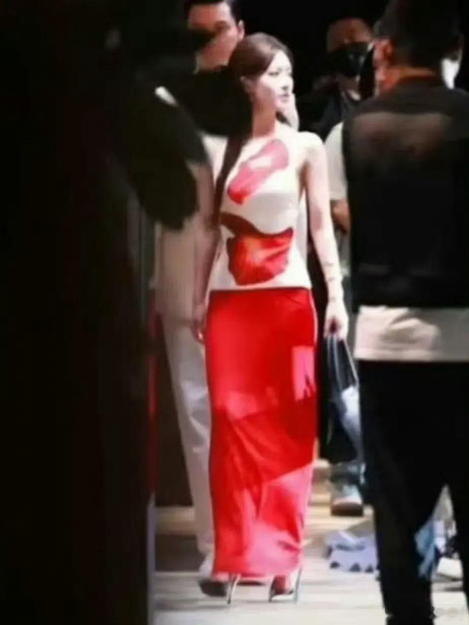 赵露思怎么也是五五分呀？ ​​​