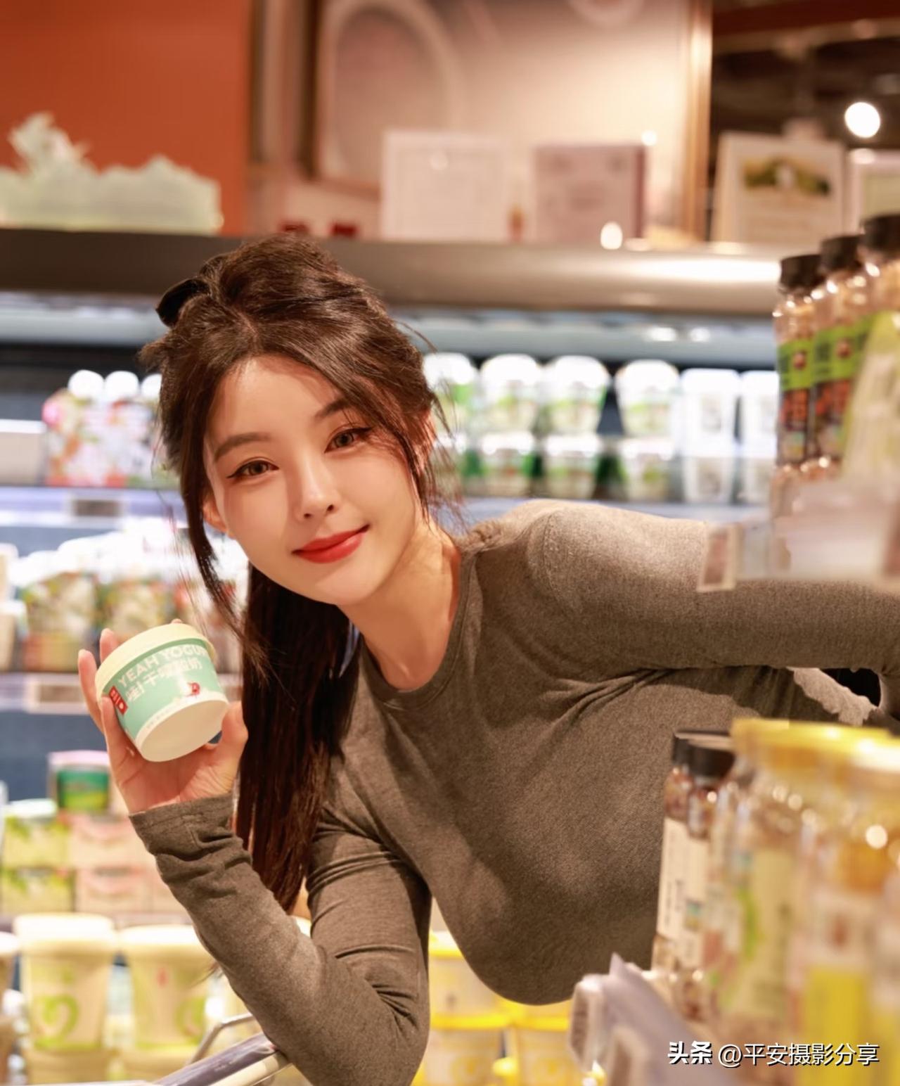 元气满满的一天从一杯好喝的饮料开始！🍹💕什么时候钱最不值钱 白衬衣有哪些经典