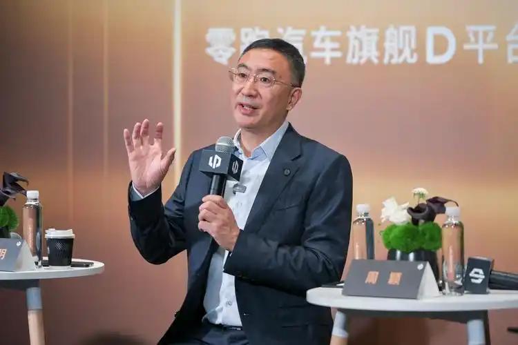 6年前，零跑汽车董事长朱江明：2025年，电动车计划年销量50万。
网友：吹呢！