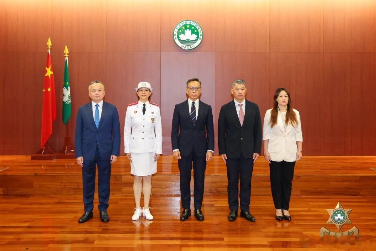 澳门保安司司长陈子劲昨日（2026-08-05）早上在保安司司长办公室，主持澳门