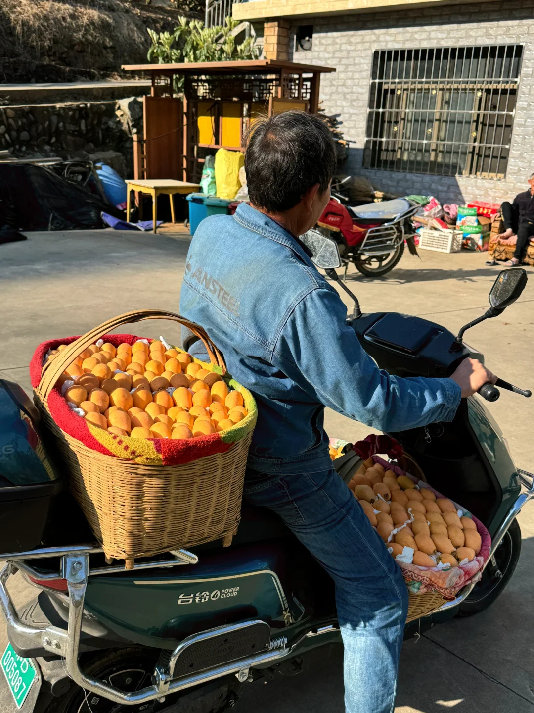 直接从农户手里收，没有中间商，真正果园直发