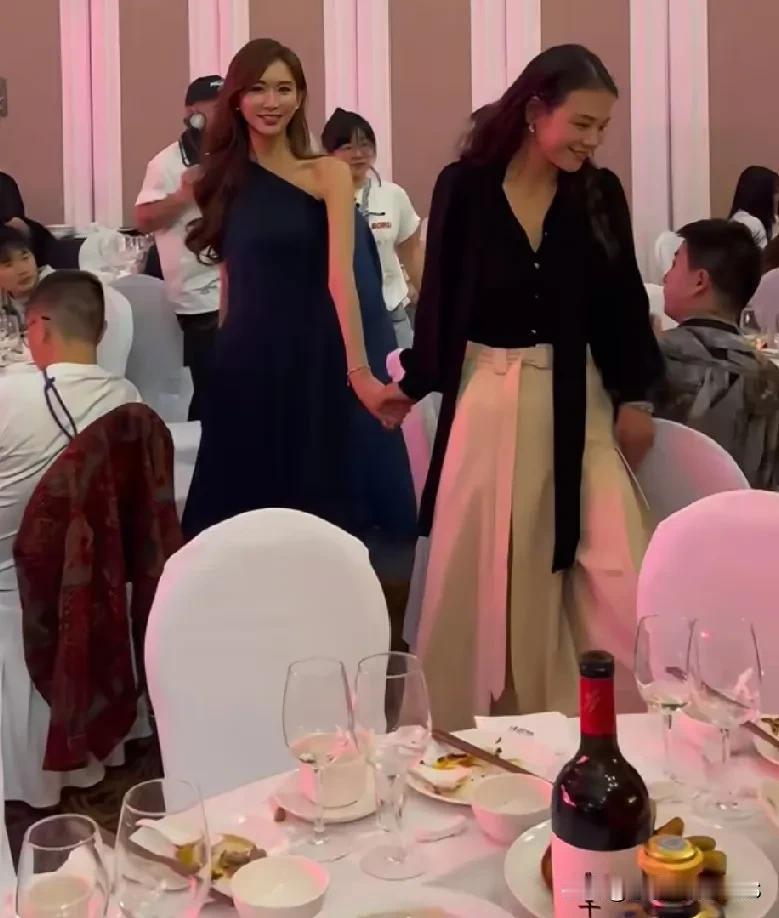 马思纯真的很特别，既不是刻意装嫩，也不是长着娃娃脸，可整个人的状态就是有一种自然