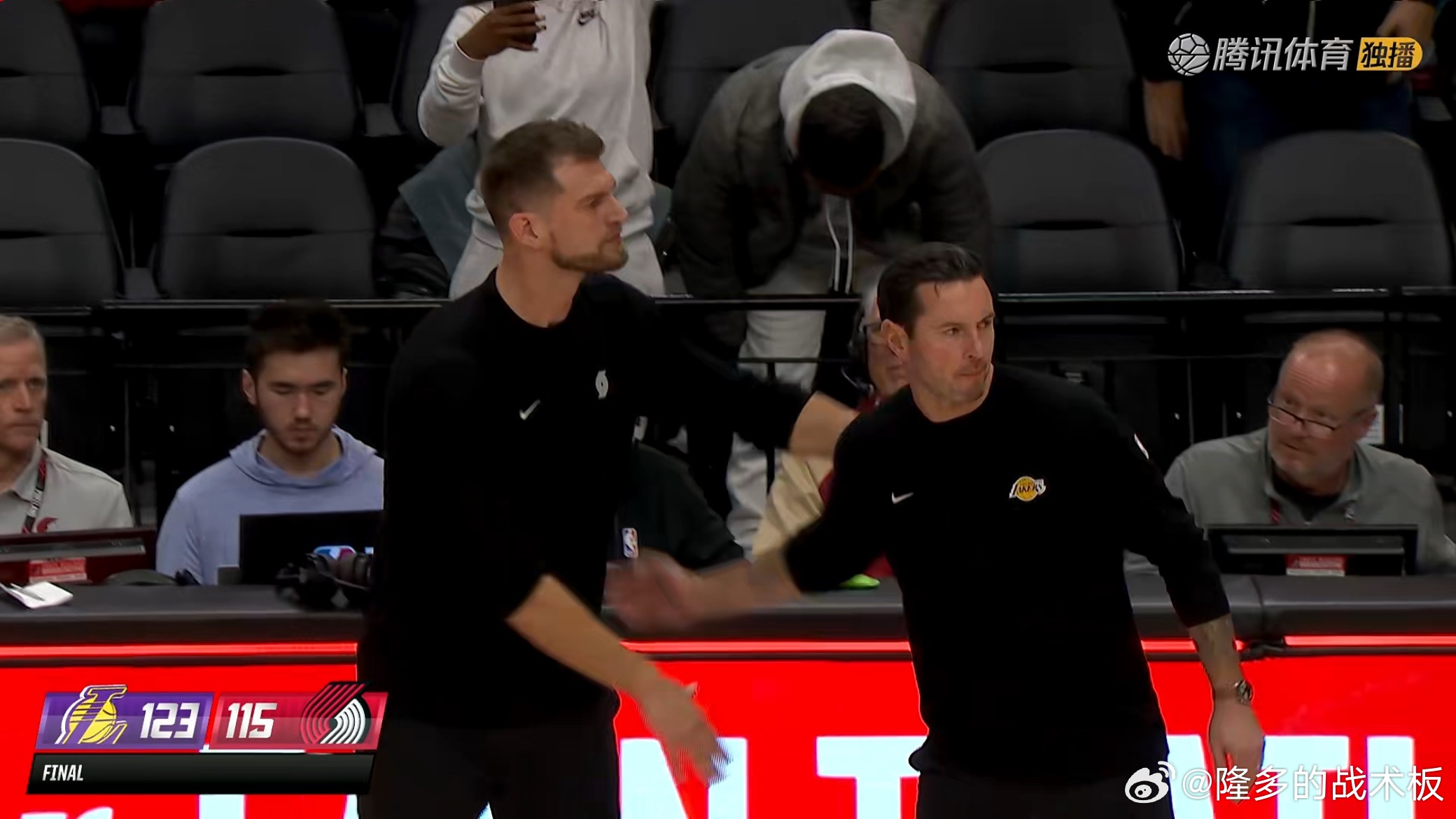 全民皆兵！湖人123-115开拓者，取得四连胜！如何评价这场比赛湖人vs开拓者 