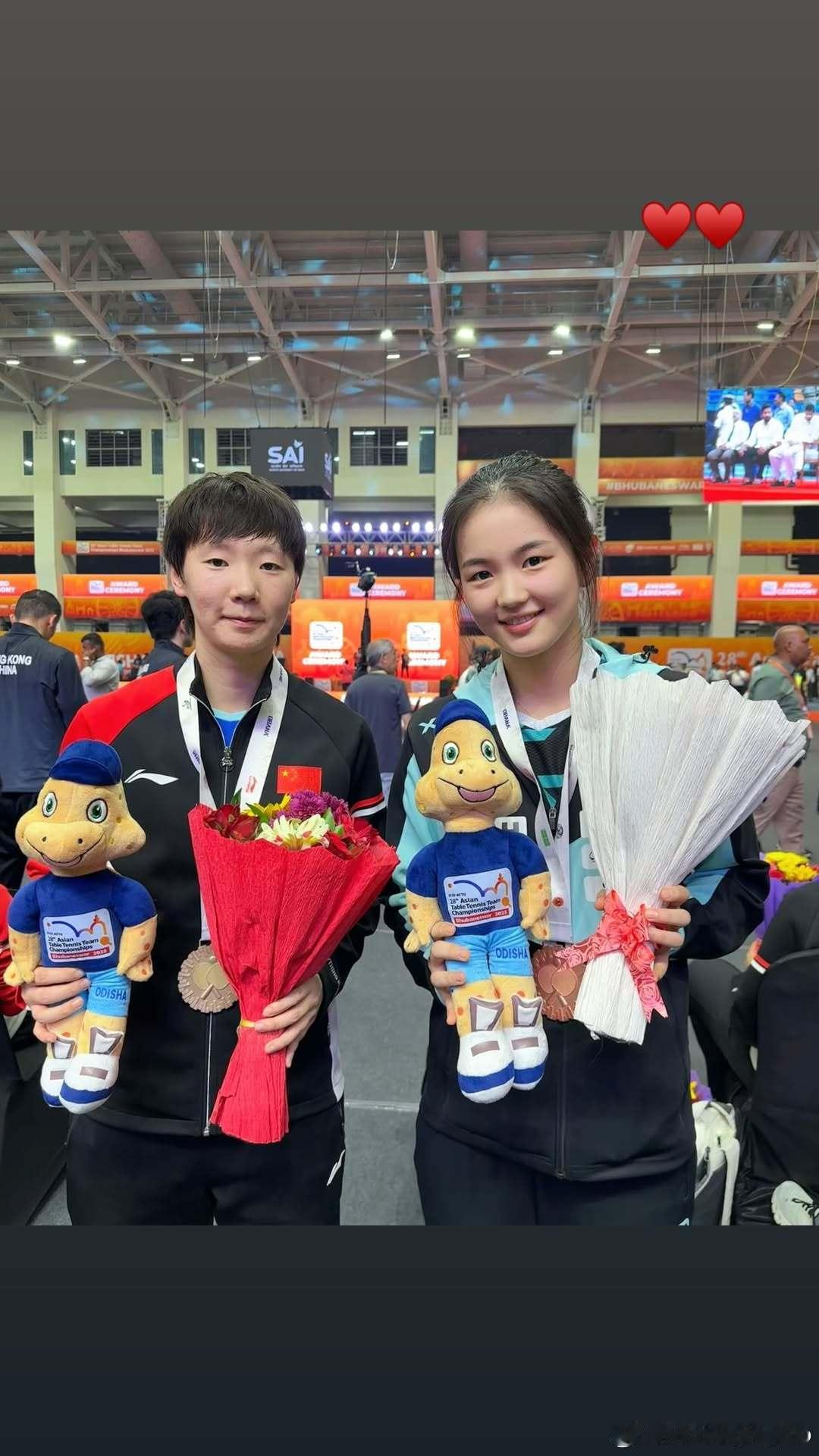 金娜英和王曼昱合影❤️❤️ ​​​