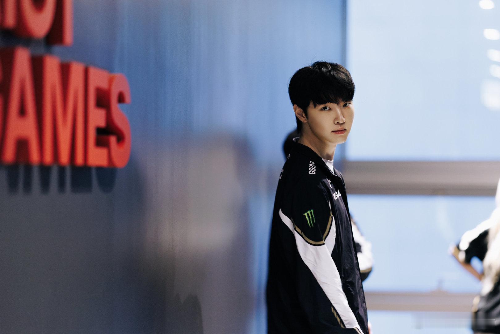 呀，放学一起走么？📖2025lck 英雄联盟