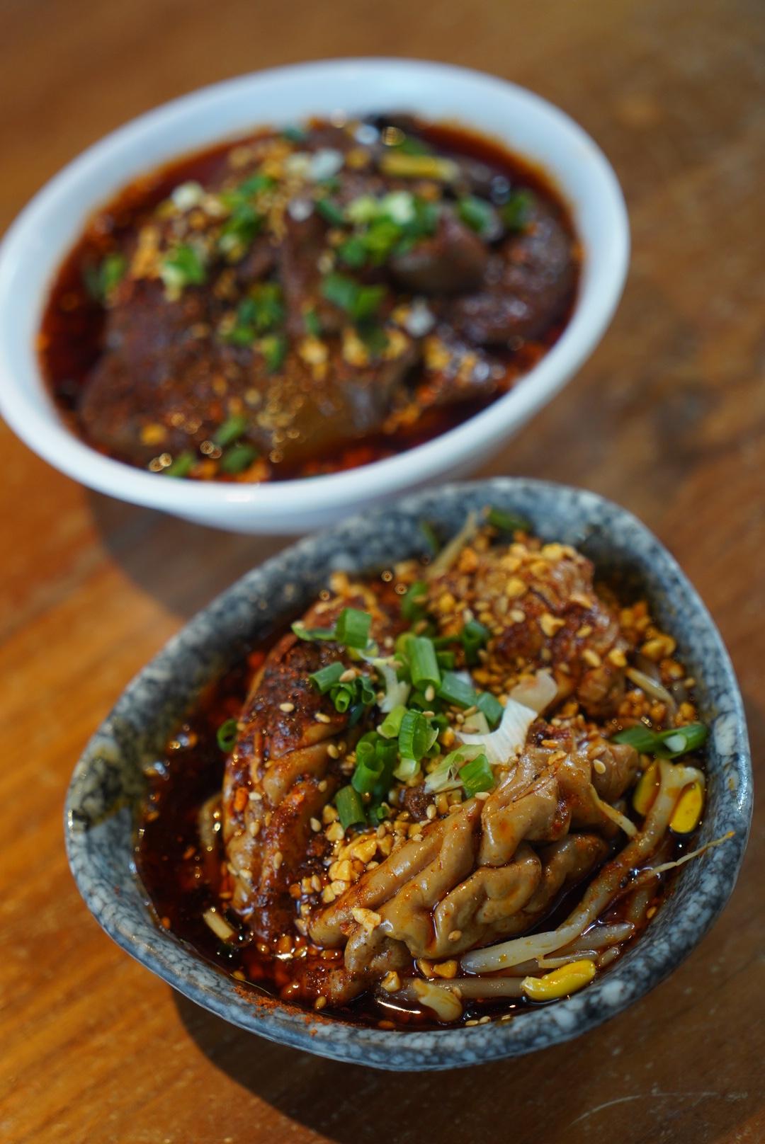 论当代年轻人，时不时就馋，想吃点辣的～

位于南锣鼓巷地铁附近，已经开了很多年，