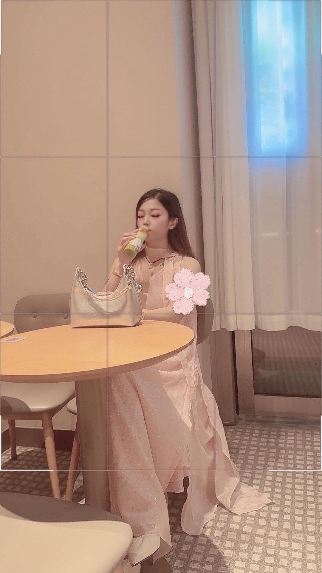 你瘦的时候在我心里，后来胖了，在里面卡着出不来了呢🥰