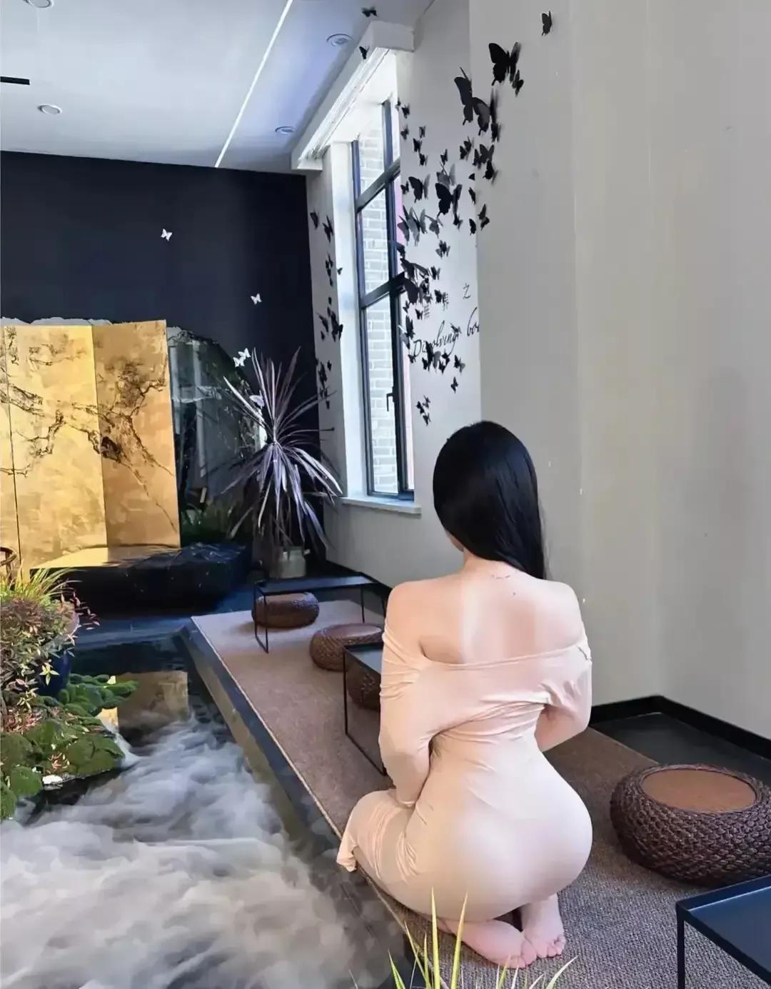 女人打扮自己可不只是为了吸引男人哦！虽然说在某些情况下，女性可能会希望通过打扮来