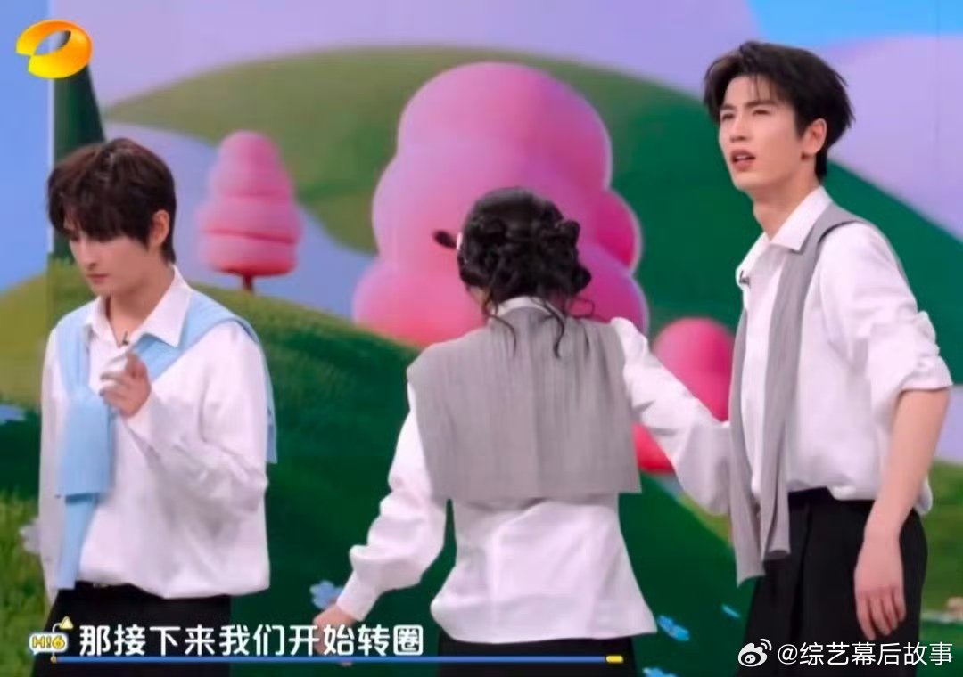 张凌赫田曦薇下意识的牵手你好星期六牵手那一下，我直接原地尖叫，甜度超标 