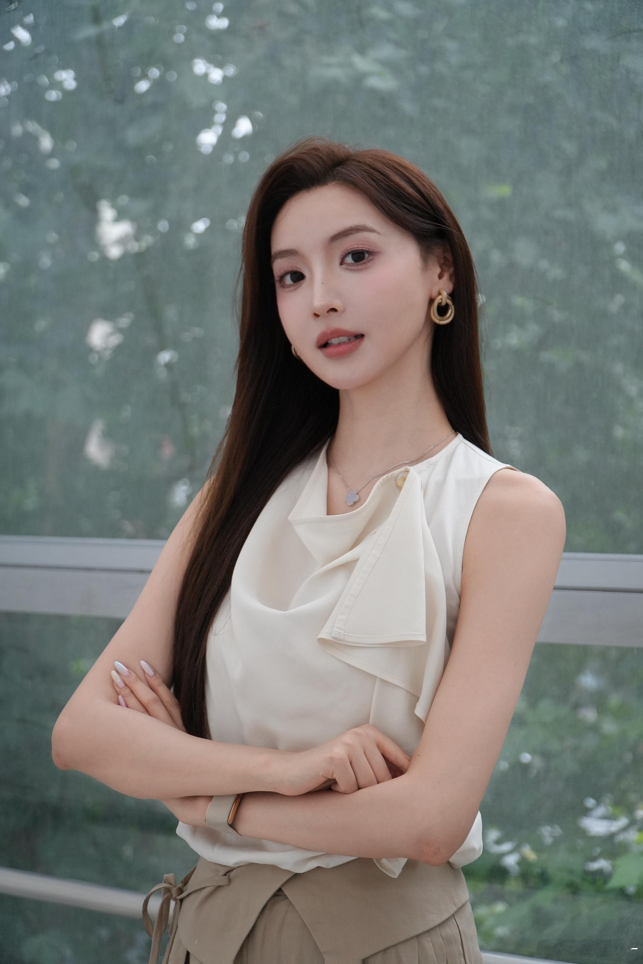 金佳悦 今天的工作照