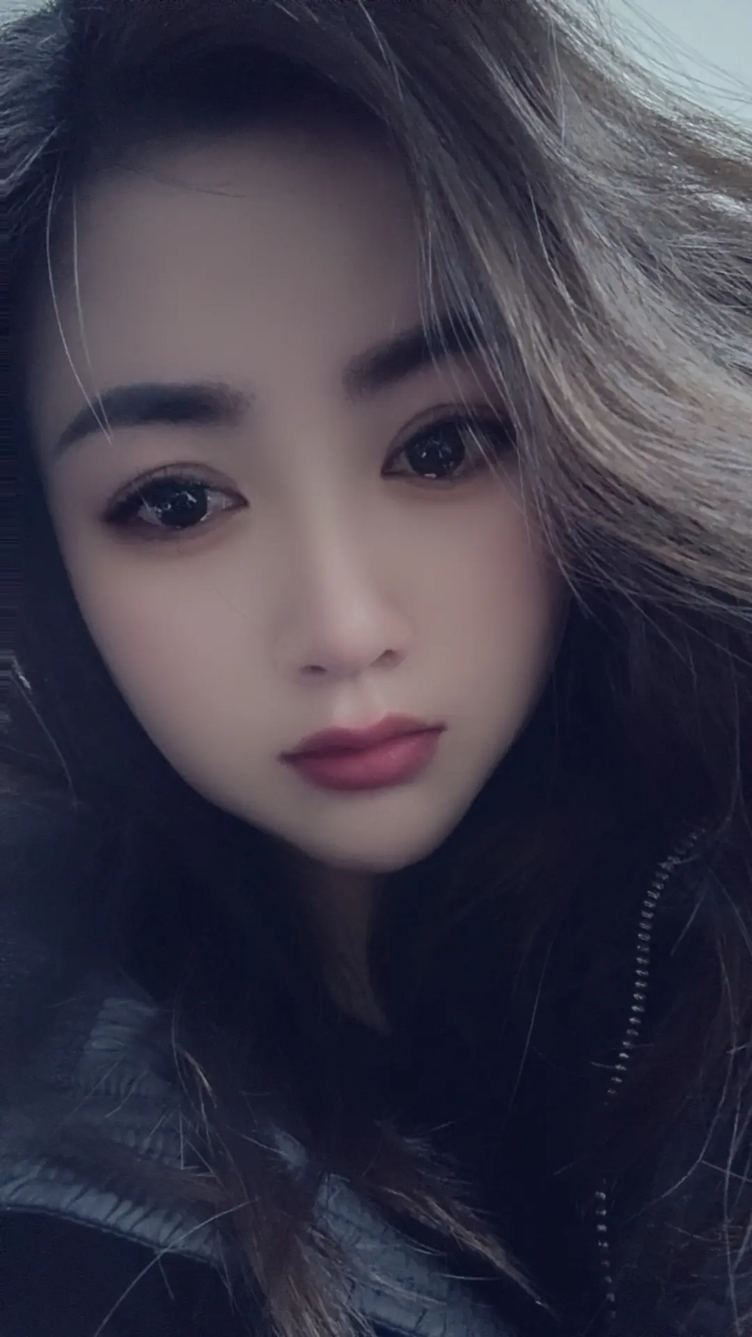 喜欢的歌可以反复的听，喜欢的人不能反复去爱