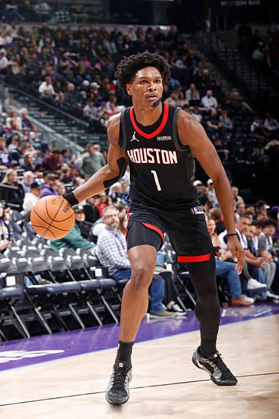 在阿门的防守下，爵士核心后卫、场均砍下23.8分的乔治6投0中，一分未得，还出现