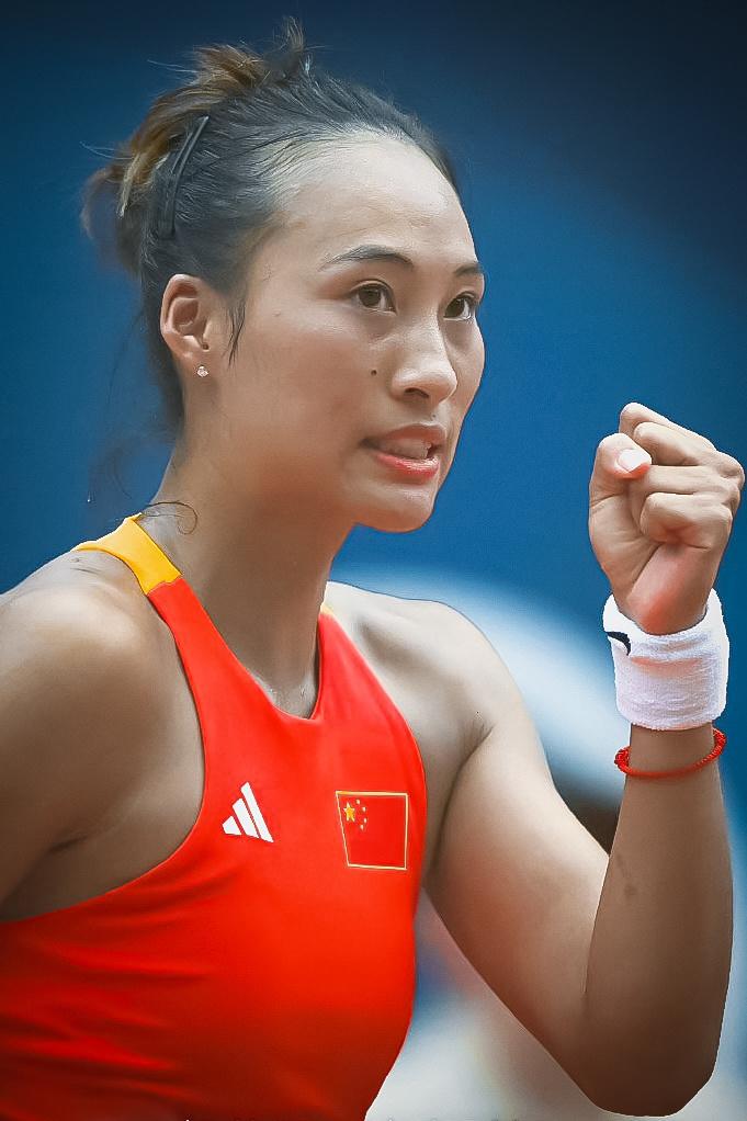 郑钦文摘得中国历史首枚奥运网球女单金牌

相信很多国人昨晚都熬夜观看了这一场比赛