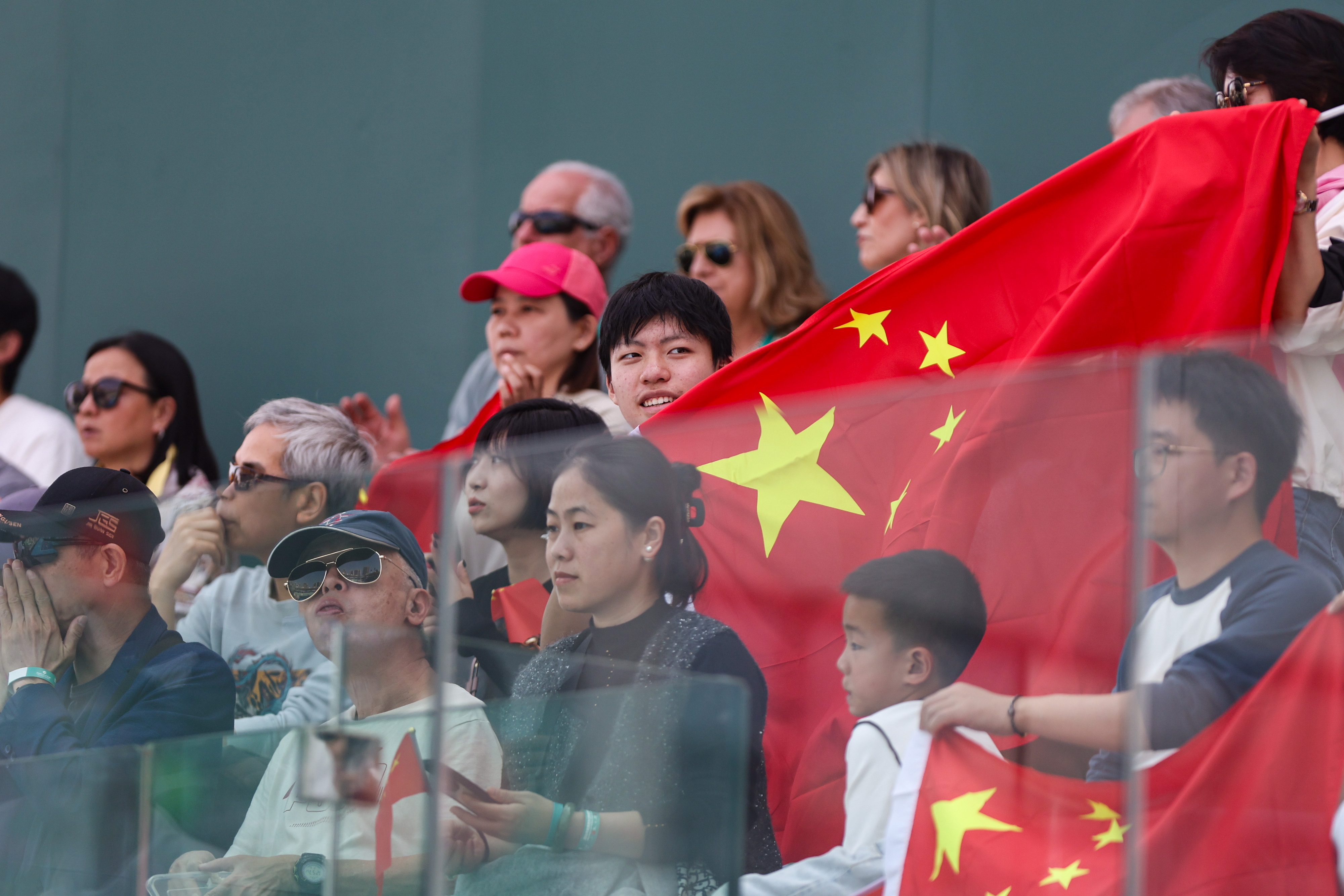 戴维斯杯中国vs葡萄牙 布云朝克特两个4-6不敌罗沙中国队大比分0-1落后稍后吴