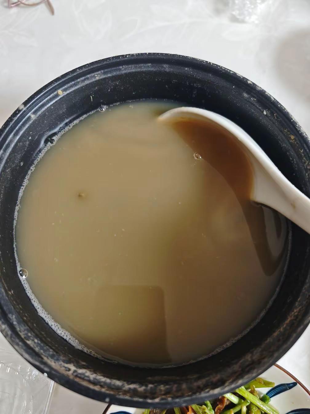 为什么绿豆汤不是绿色的？又到了喝绿豆汤的季节了，在家住了几次，都是这种浑浊的，没
