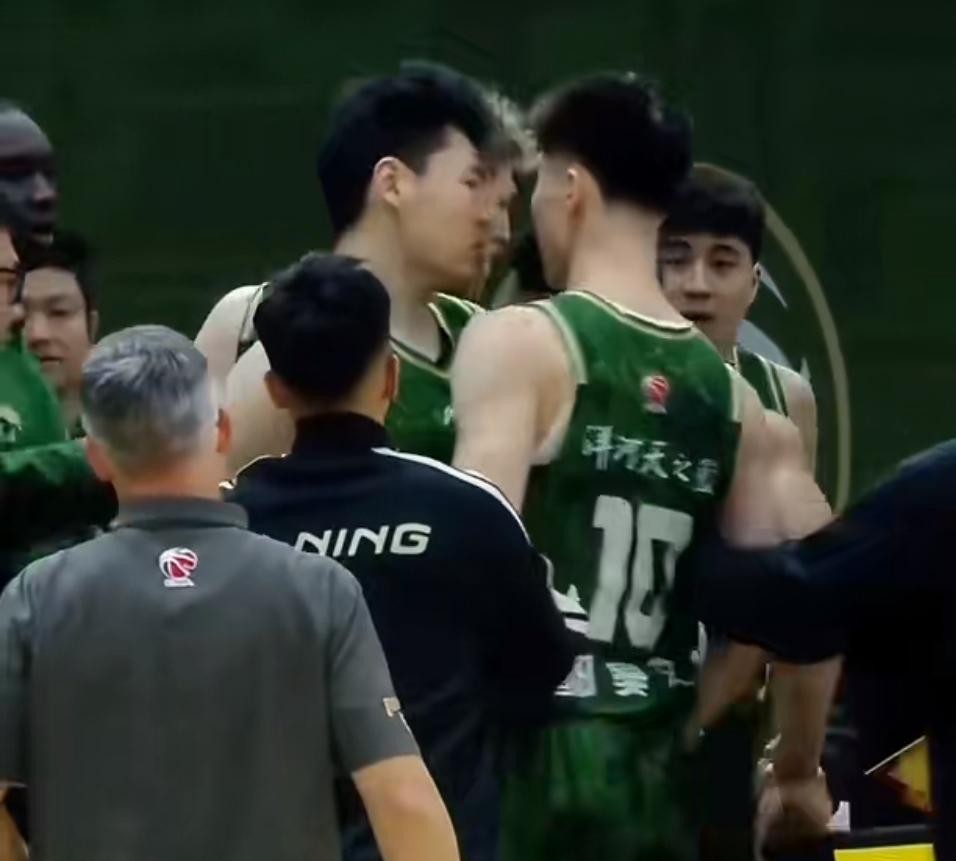 处理公告来了！郭昊文、赵柏清赛场相互辱骂、对抗将受到俱乐部调查处理，接下来他俩会