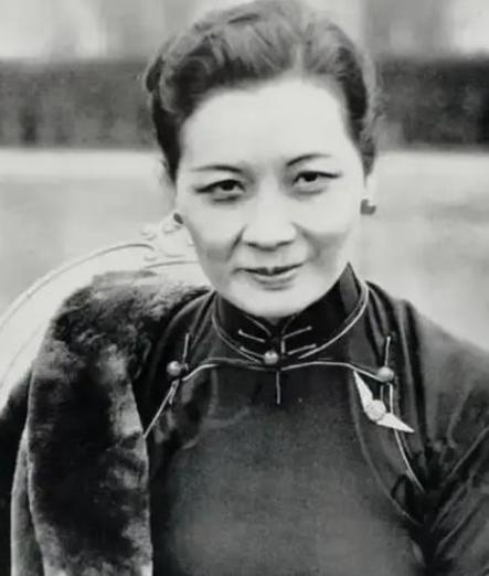 1942年，宋美龄让戴笠秘密除掉王世和，戴笠听到名字，后背瞬间冒冷汗，马上向蒋介