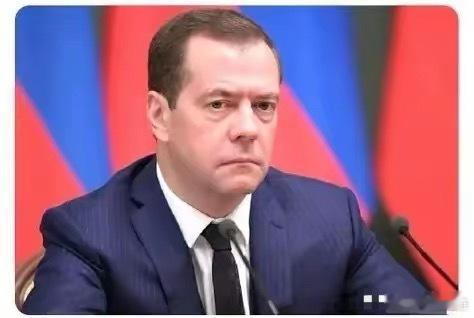 彻底决裂了！俄罗斯安全会议副主席梅德韦杰夫表示，美国总统特朗普不会天真的认为他过