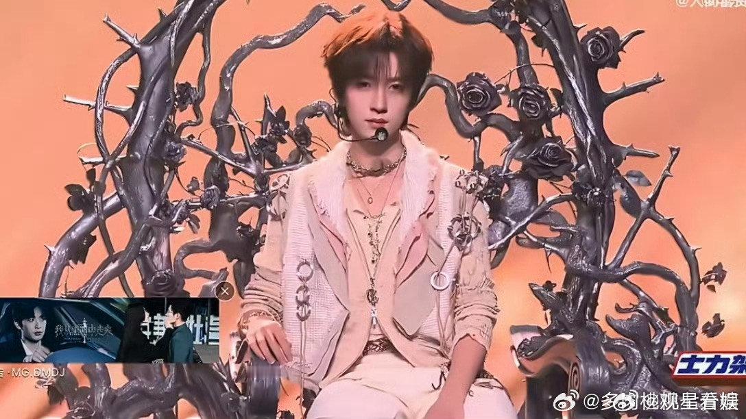 时代少年团刺刀群舞卡点2026青春芒果夜 芒果夜这段群舞看得人起鸡皮疙瘩，整齐利