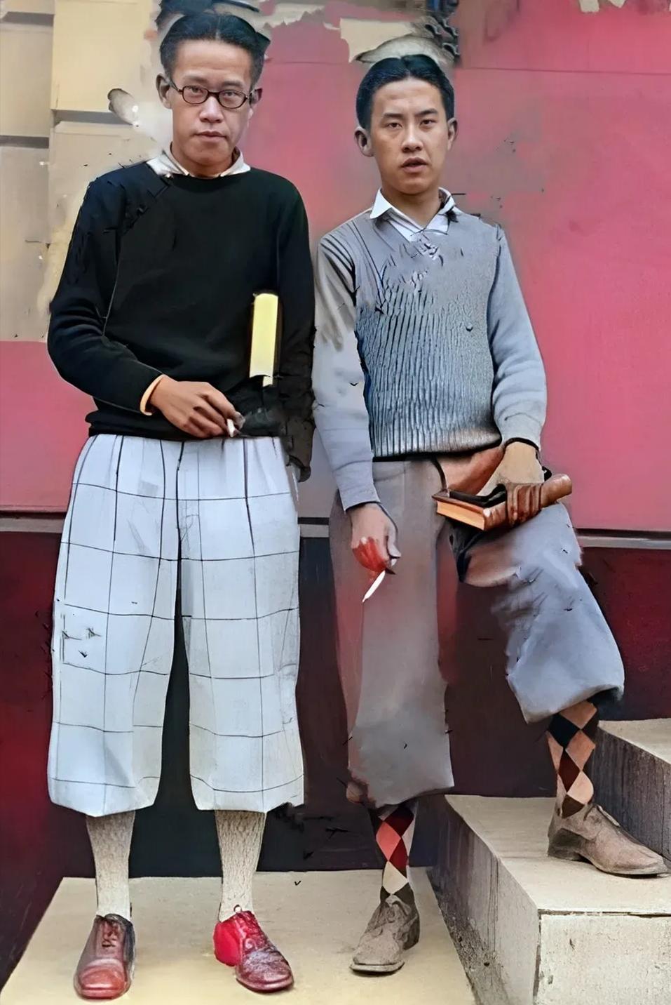 这是袁世凯的两个儿子袁克文，袁克定！看起来相貌平平，一点也没有贵族该有的气派~

