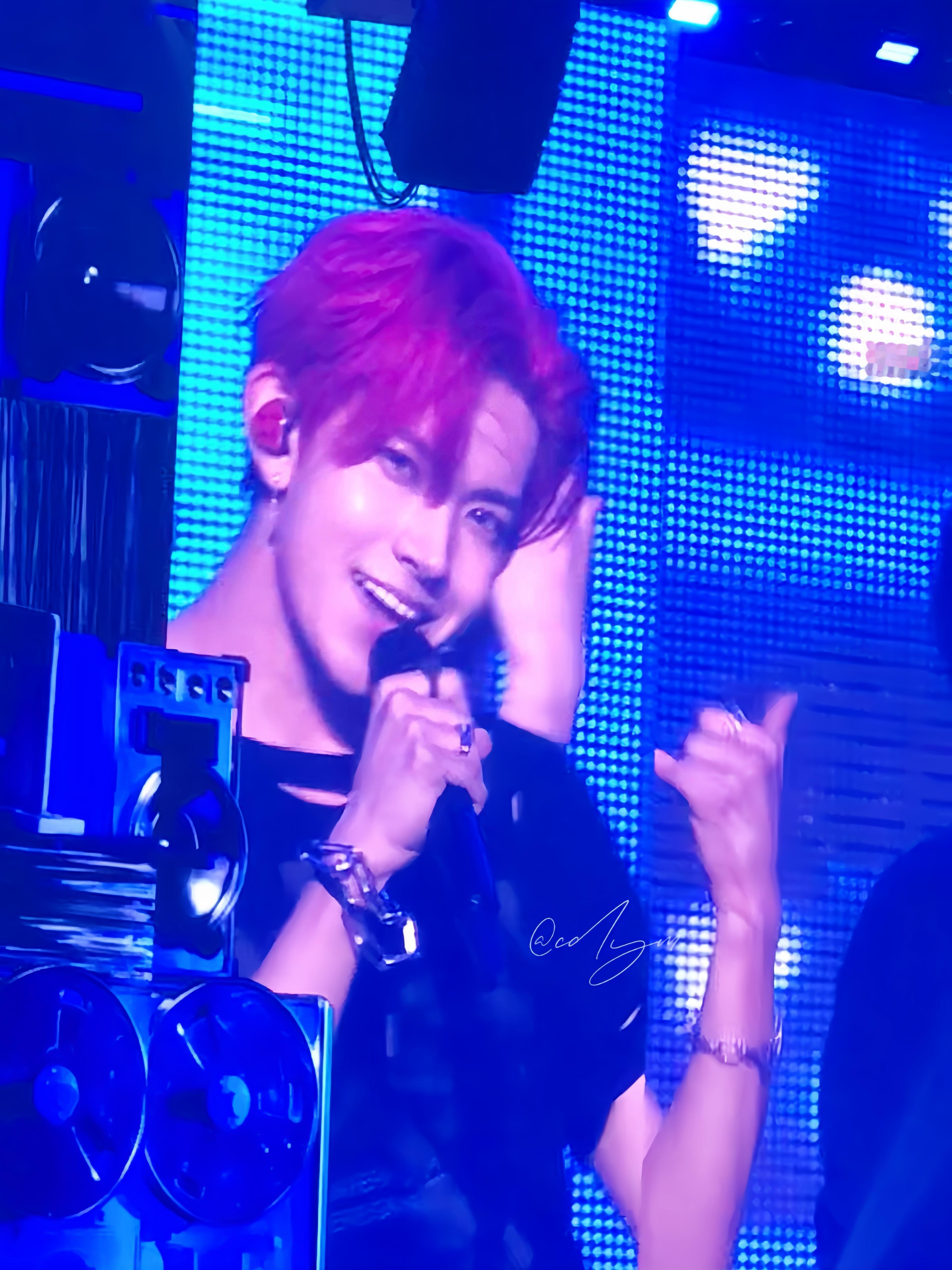 250531 wvscon 大屏九宫格 来欣赏颜霸李羲承的大屏美貌🤲🏻 ​​