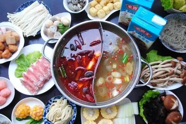 你知道吗？在我们平常吃火锅的时候，竟然可能藏着一种能帮助分解塑料的“超级英雄”！